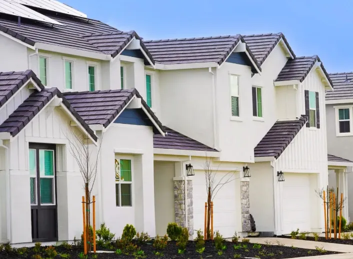 Jak przekazywać trudne informacje we wspólnocie mieszkaniowej?