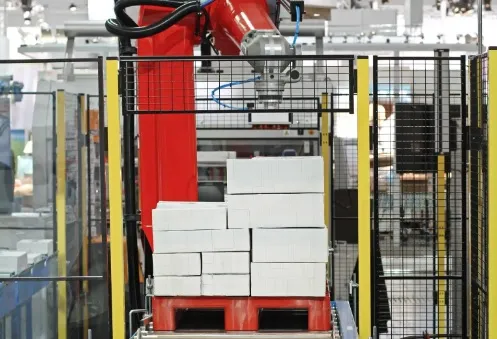 Jak dobrać strefy odkładania i transportu, aby paletyzator nie uszkadzał produktu przed owinięciem i po owinięciu?