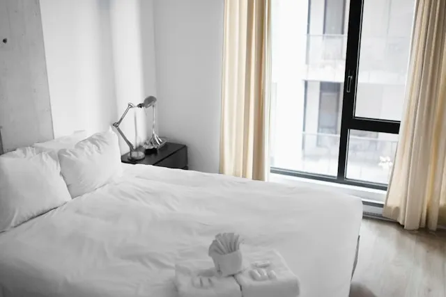 Jak porównywać ceny, aby wybrać najlepszy hotel w Jarosławiu bez przepłacania?